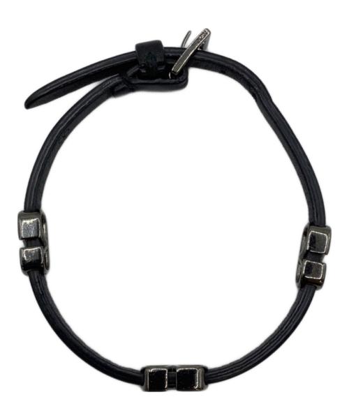 VALENTINO GARAVANI（ヴァレンティノ・ガラヴァーニ）VALENTINO GARAVANI (ヴァレンティノ・ガラヴァーニ) Vロゴブレスレット ブラックの古着・服飾アイテム