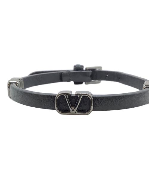 VALENTINO GARAVANI（ヴァレンティノ・ガラヴァーニ）VALENTINO GARAVANI (ヴァレンティノ・ガラヴァーニ) Vロゴブレスレット ブラックの古着・服飾アイテム