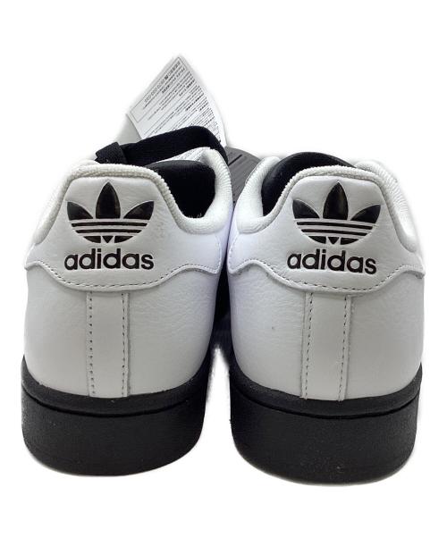 adidas（アディダス）adidas (アディダス) ローカットスニーカー ホワイト×ブラック サイズ:26の古着・服飾アイテム