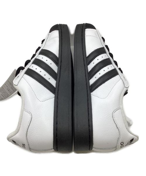 adidas（アディダス）adidas (アディダス) ローカットスニーカー ホワイト×ブラック サイズ:26の古着・服飾アイテム