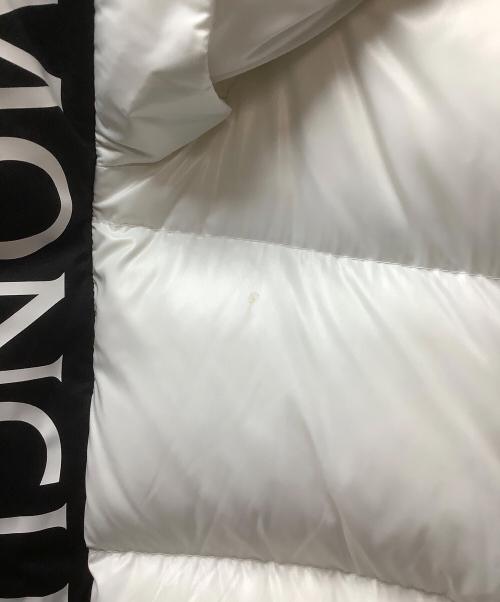 MONCLER（モンクレール）MONCLER (モンクレール) ダウンジャケット ホワイト サイズ:4の古着・服飾アイテム