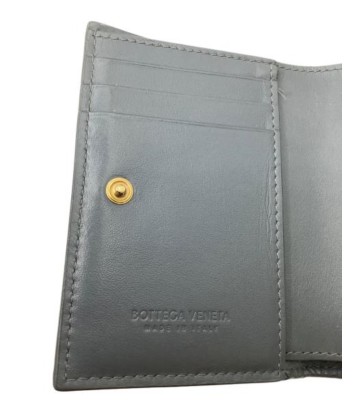 BOTTEGA VENETA（ボッテガベネタ）BOTTEGA VENETA (ボッテガベネタ) 2つ折り財布 グレーの古着・服飾アイテム