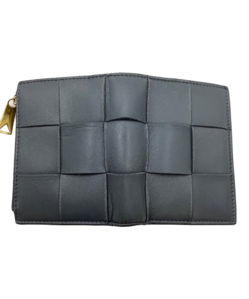 BOTTEGA VENETA（ボッテガベネタ）BOTTEGA VENETA (ボッテガベネタ) 2つ折り財布 グレーの古着・服飾アイテム