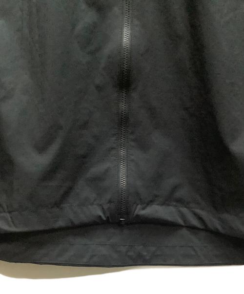 ARC'TERYX（アークテリクス）ARC'TERYX (アークテリクス) マウンテンパーカー ブラック サイズ:Mの古着・服飾アイテム