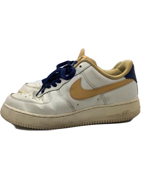 NIKE（ナイキ）NIKE (ナイキ) ローカットスニーカー ホワイト×ベージュ サイズ:25.5の古着・服飾アイテム