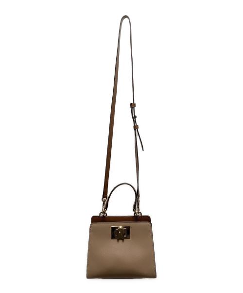 FURLA（フルラ）FURLA (フルラ) ショルダーバッグ ベージュ×ブラウンの古着・服飾アイテム