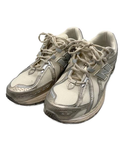 NEW BALANCE（ニューバランス）NEW BALANCE (ニューバランス) ローカットスニーカー ホワイト×シルバー サイズ:27.5cmの古着・服飾アイテム