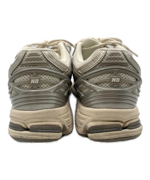NEW BALANCE（ニューバランス）NEW BALANCE (ニューバランス) ローカットスニーカー ホワイト×シルバー サイズ:27.5cmの古着・服飾アイテム