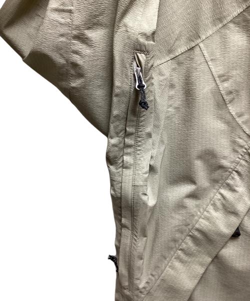 ROGER EGGER（ロジャーエーガー）ROGER EGGER (ロジャーエーガー) ナイロンパーカー ベージュ サイズ:XL 未使用品の古着・服飾アイテム