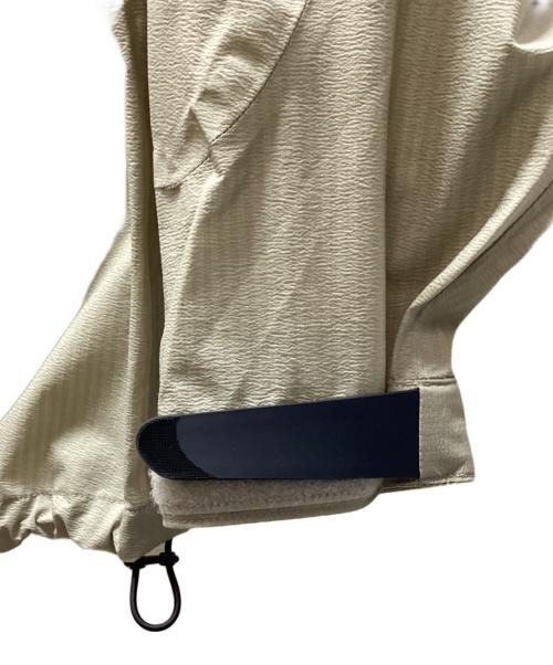 ROGER EGGER（ロジャーエーガー）ROGER EGGER (ロジャーエーガー) ナイロンパーカー ベージュ サイズ:XL 未使用品の古着・服飾アイテム