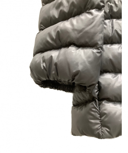 MONCLER（モンクレール）MONCLER (モンクレール) ダウンコート グレーの古着・服飾アイテム