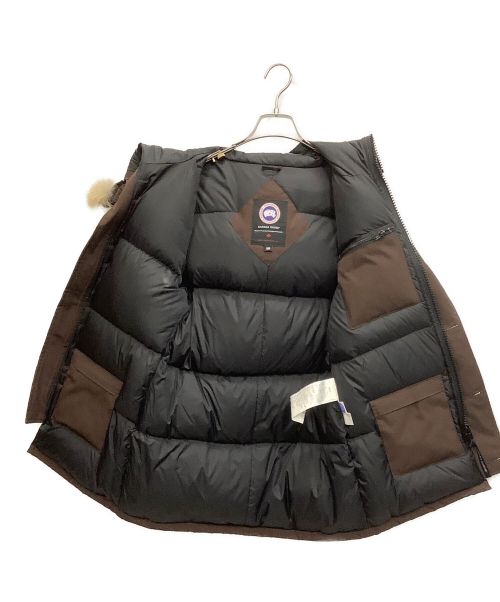 CANADA GOOSE（カナダグース）CANADA GOOSE (カナダグース) ダウンジャケット ブラウン サイズ:Sの古着・服飾アイテム