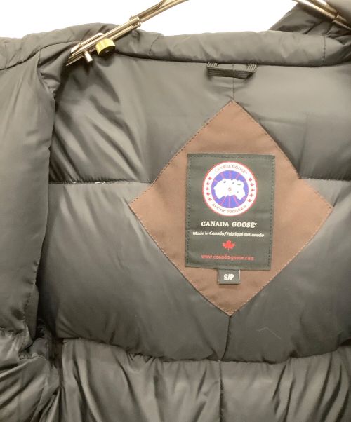 CANADA GOOSE（カナダグース）CANADA GOOSE (カナダグース) ダウンジャケット ブラウン サイズ:Sの古着・服飾アイテム