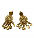 CHANELシャネル）の古着「フリンジイヤリング」｜ゴールド色