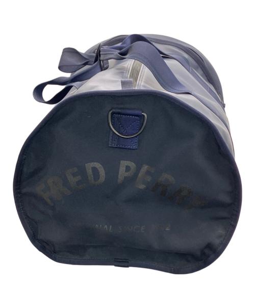 FRED PERRY（フレッドペリー）FRED PERRY (フレッドペリー) LUGGAGE LABEL (ラゲッジ レーベル) ボストンバッグ ネイビーの古着・服飾アイテム