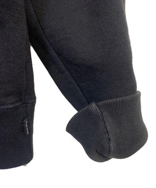 SUPREME（シュプリーム）SUPREME (シュプリーム) 銃エンブロイダリープルオーバーパーカー ブラック サイズ:Ｓの古着・服飾アイテム