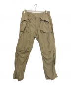 Engineered Garmentsエンジニアドガーメンツ）の古着「ナイロンパンツ」｜ベージュ