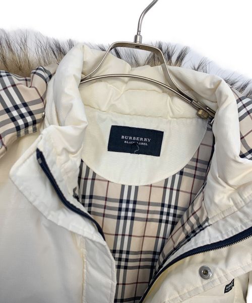 BURBERRY BLACK LABEL（バーバリーブラックレーベル）BURBERRY BLACK LABEL (バーバリーブラックレーベル) ダウンコート アイボリー サイズ:Lの古着・服飾アイテム