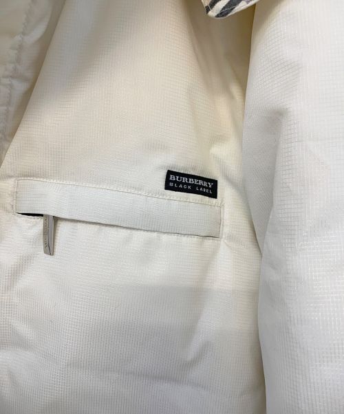 BURBERRY BLACK LABEL（バーバリーブラックレーベル）BURBERRY BLACK LABEL (バーバリーブラックレーベル) ダウンコート アイボリー サイズ:Lの古着・服飾アイテム