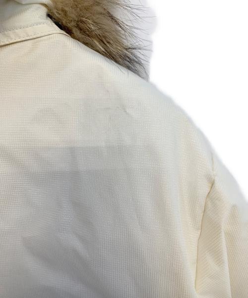 BURBERRY BLACK LABEL（バーバリーブラックレーベル）BURBERRY BLACK LABEL (バーバリーブラックレーベル) ダウンコート アイボリー サイズ:Lの古着・服飾アイテム