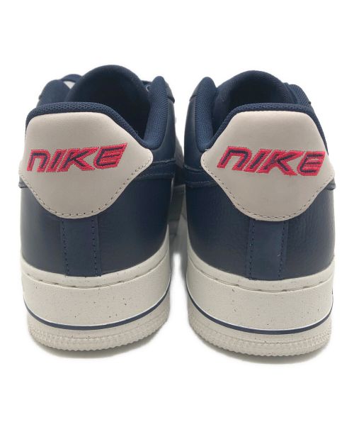 NIKE（ナイキ）NIKE (ナイキ) NIKE WOMON'S AIR FORCE1(ナイキ  ウィメンズ エアフォース1) ネイビー×ホワイト サイズ:27.5 未使用品の古着・服飾アイテム