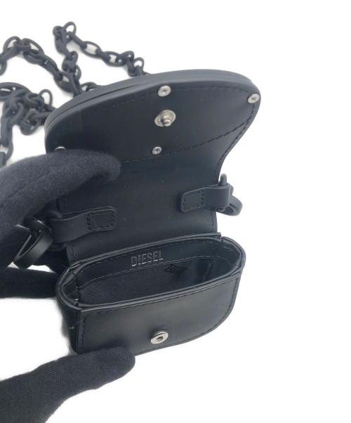 DIESEL（ディーゼル）DIESEL (ディーゼル) チェーンショルダーロゴポーチ ブラックの古着・服飾アイテム