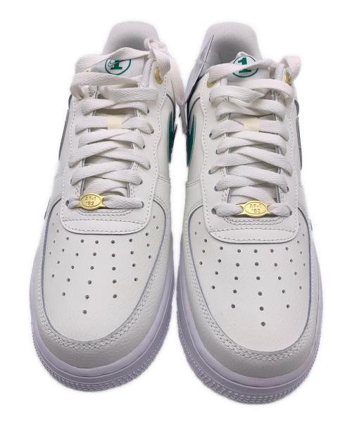 NIKE（ナイキ）NIKE (ナイキ) NIKEAIR FORCE 1 (ナイキ エアフォース1)'07 LV8 '40TH ホワイト サイズ:27 未使用品の古着・服飾アイテム