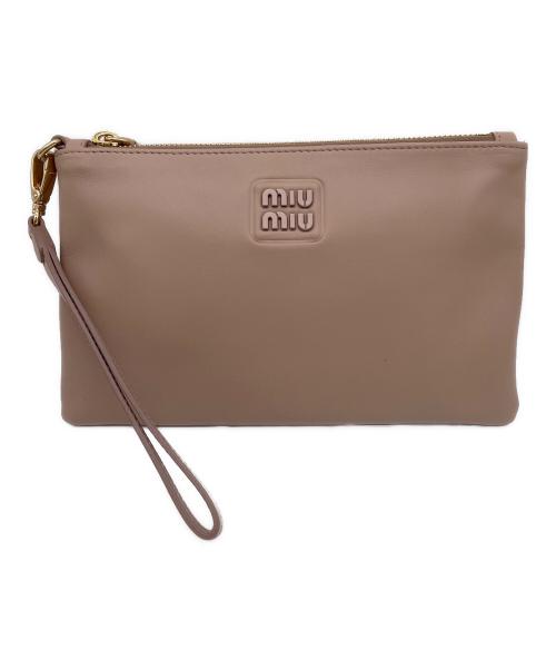 MIU MIU（ミュウミュウ）MIU MIU (ミュウミュウ) クラッチバッグ ベージュの古着・服飾アイテム