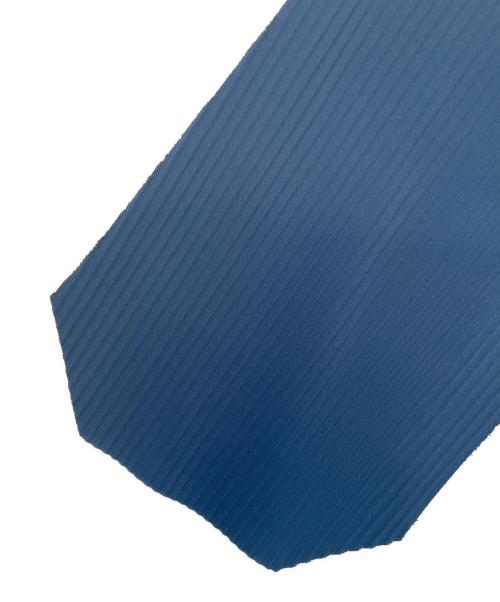 ISSEY MIYAKE（イッセイミヤケ）ISSEY MIYAKE (イッセイミヤケ) スクエアネックプリーツブラウス ネイビー サイズ:Freeの古着・服飾アイテム