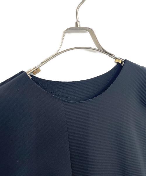 me ISSEY MIYAKE（ミーイッセイ ミヤケ）me ISSEY MIYAKE (ミーイッセイ ミヤケ) 半袖ワンピース ブラック サイズ:Freeの古着・服飾アイテム