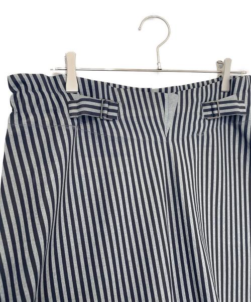 me ISSEY MIYAKE（ミーイッセイ ミヤケ）me ISSEY MIYAKE (ミーイッセイ ミヤケ) ハーフパンツ グレー サイズ:Freeの古着・服飾アイテム