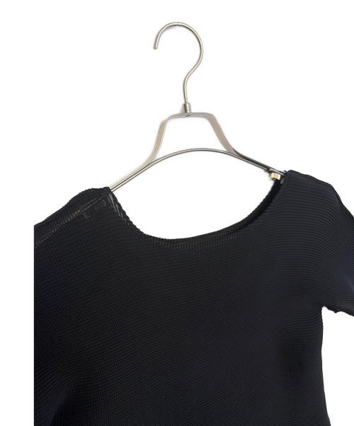 me ISSEY MIYAKE（ミーイッセイ ミヤケ）me ISSEY MIYAKE (ミーイッセイ ミヤケ) 半袖カットソー ブラック サイズ:Freeの古着・服飾アイテム
