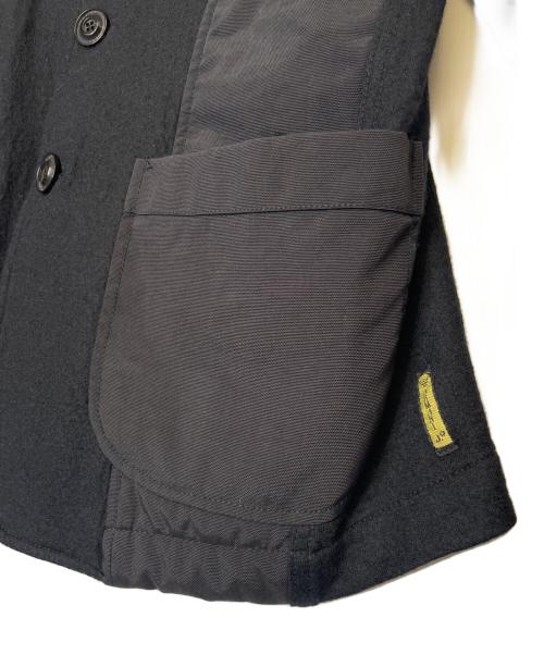ARMANI JEANS（アルマーニジーンズ）ARMANI JEANS (アルマーニジーンズ) ARMANI JEANS アルマーニジーンズ ウール切り替え テーラードジャケット 30 anniversario jacket エンブレム刺繍入り ブラック サイズ:XSの古着・服飾アイテム