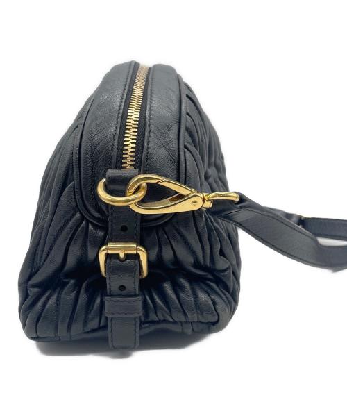 MIU MIU（ミュウミュウ）MIU MIU (ミュウミュウ) ショルダーバッグ ブラックの古着・服飾アイテム