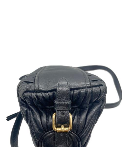 MIU MIU（ミュウミュウ）MIU MIU (ミュウミュウ) ショルダーバッグ ブラックの古着・服飾アイテム