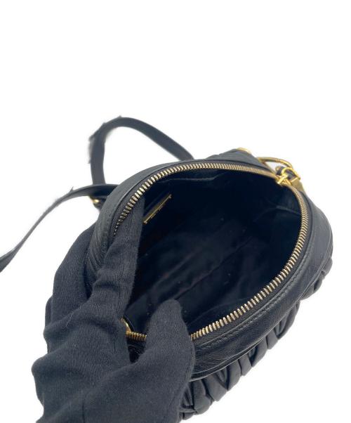 MIU MIU（ミュウミュウ）MIU MIU (ミュウミュウ) ショルダーバッグ ブラックの古着・服飾アイテム