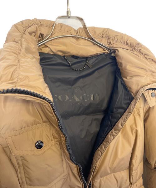 COACH（コーチ）COACH (コーチ) ダウンジャケット ベージュ サイズ:Mの古着・服飾アイテム