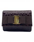 Salvatore Ferragamoサルヴァトーレ フェラガモ）の古着「型押しポシェット」｜ブラウン