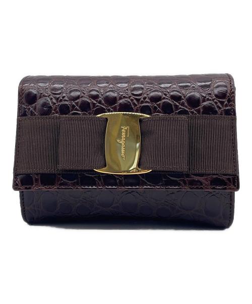 Salvatore Ferragamo（サルヴァトーレ フェラガモ）Salvatore Ferragamo (サルヴァトーレ フェラガモ) 型押しポシェット ブラウンの古着・服飾アイテム