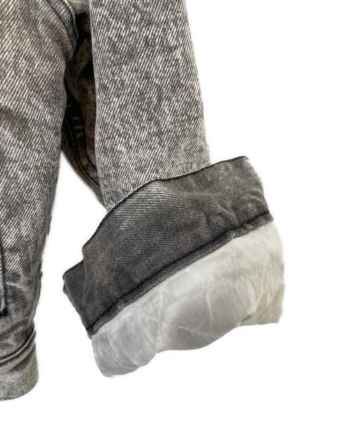 LEVI'S（リーバイス）LEVI'S (リーバイス) 裏ボアデニムジャケット ホワイト×グレー サイズ:Mの古着・服飾アイテム