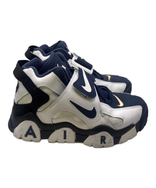 NIKE（ナイキ）NIKE (ナイキ) ミッドカットスニーカー AIR BARRAGE(エアバラージ) MID ホワイト×ネイビー サイズ:27の古着・服飾アイテム