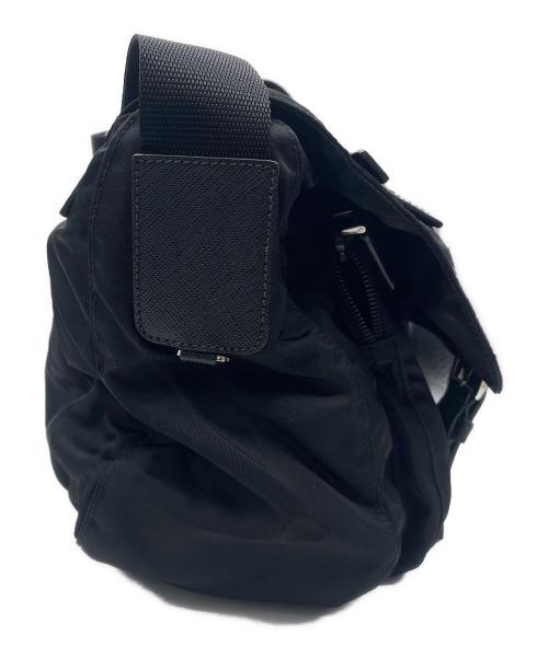 PRADA（プラダ）PRADA (プラダ) ナイロンメッセンジャーバッグ ブラックの古着・服飾アイテム