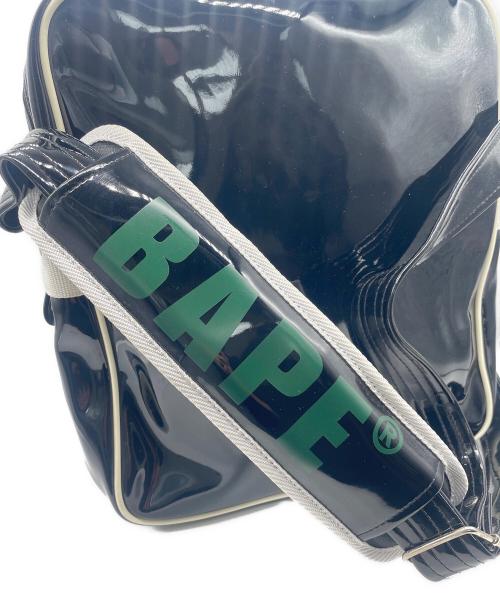 A BATHING APE（ア ベイシング エイプ）A BATHING APE (ア ベイシング エイプ) エナメルバッグ ブラックの古着・服飾アイテム