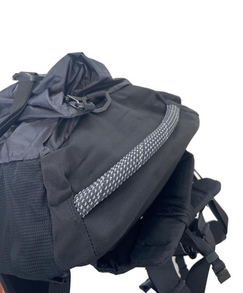 on（オン）on (オン) バックパック ブラックの古着・服飾アイテム