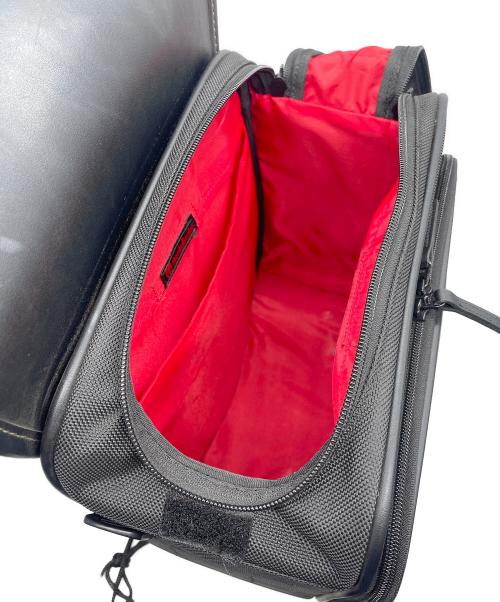 henly begins（ヘンリービギンズ）henly begins (ヘンリービギンズ) レザーバッグ ブラックの古着・服飾アイテム