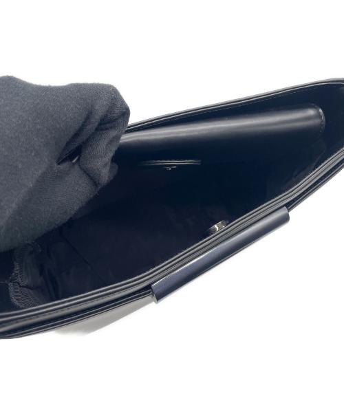 GIVENCHY（ジバンシィ）GIVENCHY (ジバンシィ) レザーショルダーバッグ ブラックの古着・服飾アイテム