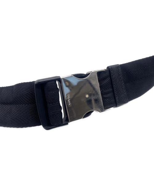 PRADA（プラダ）PRADA (プラダ) ボディバッグ レッド×ブラックの古着・服飾アイテム