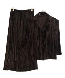 ISSEY MIYAKE WHITE LABEL（イッセイミヤケホワイトレーベル）の古着「プリーツセットアップ」｜ブラウン