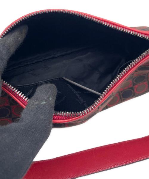 Salvatore Ferragamo（サルヴァトーレ フェラガモ）Salvatore Ferragamo (サルヴァトーレ フェラガモ) ショルダーバッグ ブラウン×レッドの古着・服飾アイテム