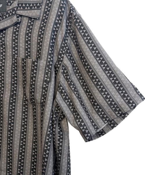 HUF（ハフ）HUF (ハフ) アロハシャツ グレー サイズ:Mの古着・服飾アイテム